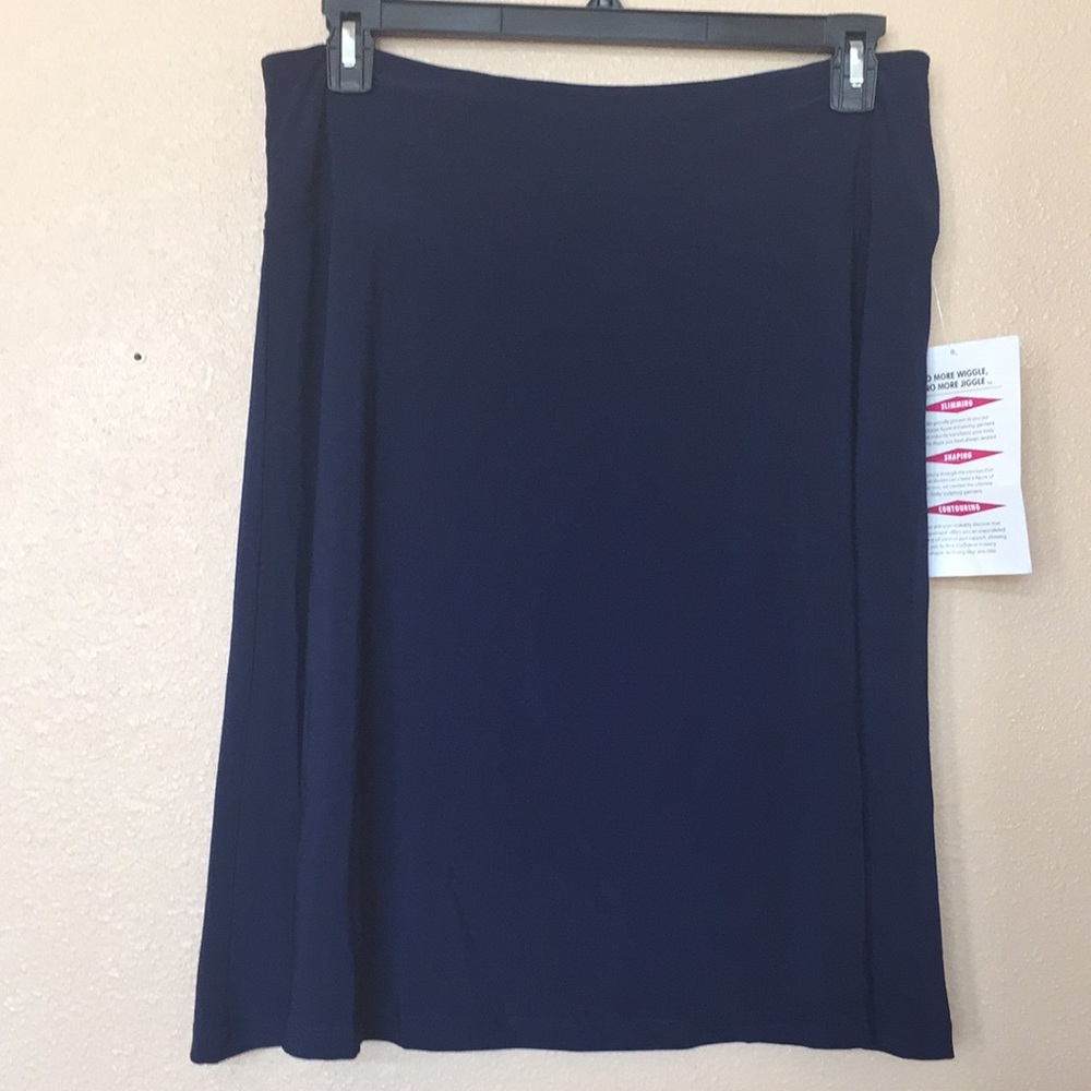 Women with control shape flattering navy skirt LGE